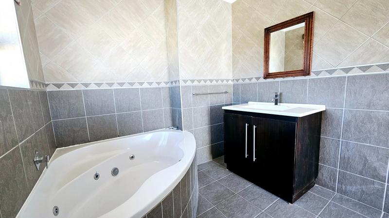 3 Bedroom Property for Sale in Dana Bay Western Cape
